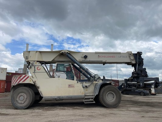 Chariot porte conteneurs vide Terex TFC45