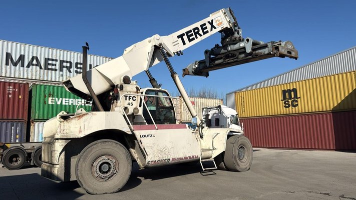 Reach stacker Terex TFC45