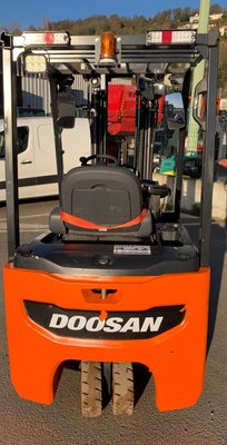 Chariot élévateur électrique Doosan B18T-7