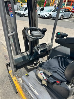 Chariot élévateur électrique Jungheinrich EFG318K