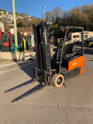 Chariot élévateur électrique Doosan B18T-7