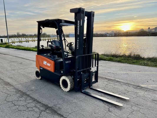 Chariot élévateur électrique Doosan B16X-7
