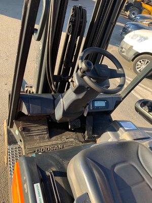 Chariot élévateur électrique Doosan B18T-7