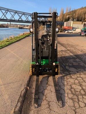 Chariot élévateur électrique CESAB B316L-II