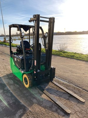 Chariot élévateur électrique CESAB B316L-II