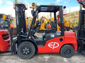 Chariot élévateur diesel EP Equipment CPCD30T8 - 1