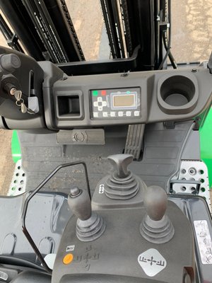 Chariot élévateur électrique CESAB B320II