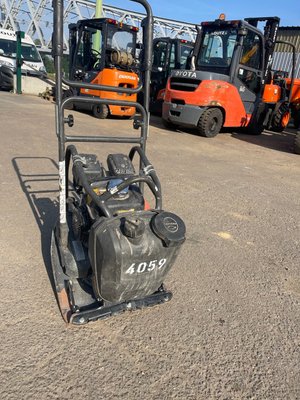 Compacteur à main / plaque vibrante Husqvarna LF75