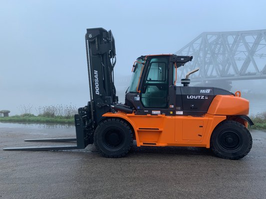 Chariot élévateur diesel Doosan D160S-9