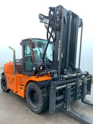 Chariot élévateur diesel Doosan D160S-9