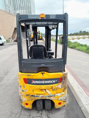 Chariot élévateur électrique Jungheinrich EFG 216k