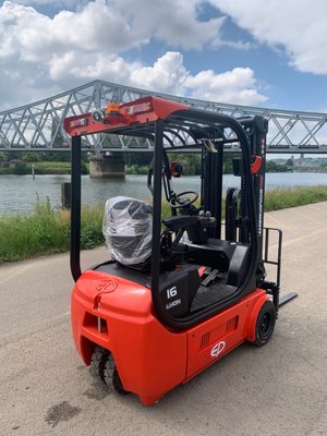 Chariot élévateur électrique EP TDL161