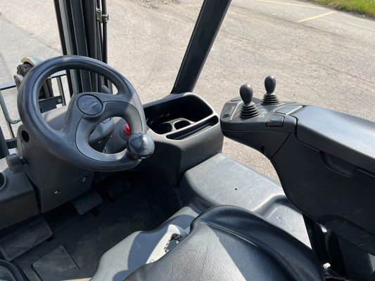 Chariot élévateur électrique Linde E16H-02