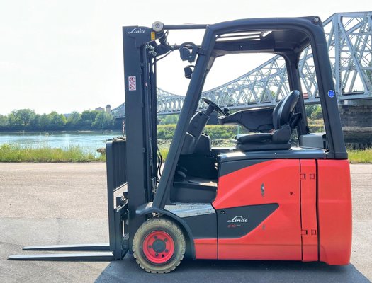 Chariot élévateur électrique - E16H-02
