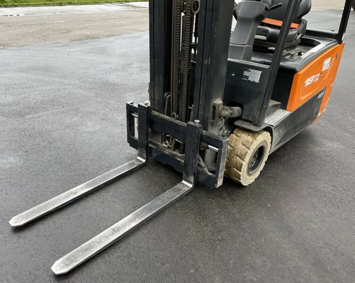 Chariot élévateur électrique Doosan B18T-7