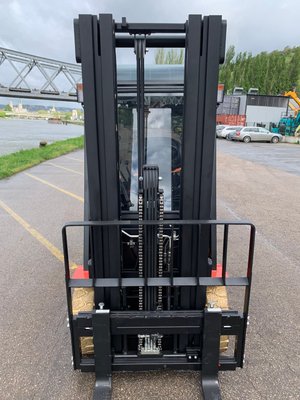 Chariot élévateur électrique EP Equipment EFL181