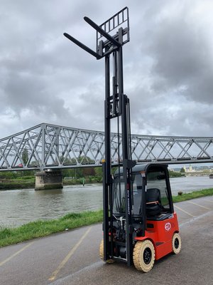 Chariot élévateur électrique EP Equipment EFL181