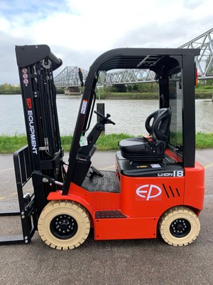 Chariot élévateur électrique EP Equipment EFL181
