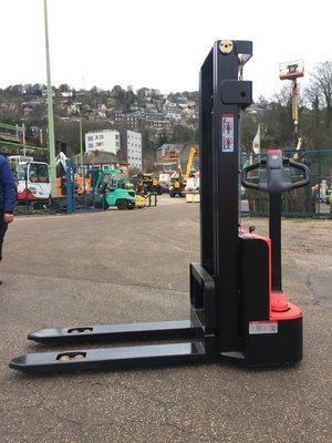 Gerbeur électrique EP Equipment ES10-10ES
