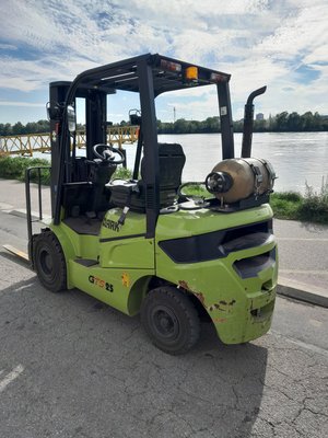 Chariot élévateur gaz Clark GTS 25 L