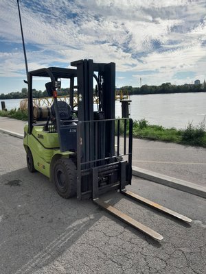 Chariot élévateur gaz Clark GTS 25 L