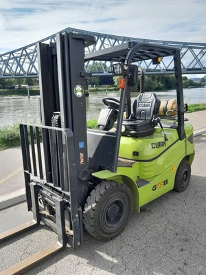 Chariot élévateur gaz Clark GTS 25 L