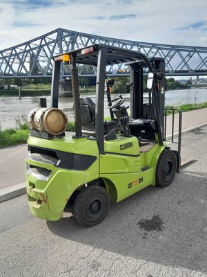 Chariot élévateur gaz Clark GTS 25 L