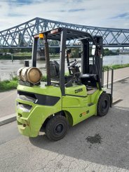 Chariot élévateur gaz Clark GTS 25 L - 9