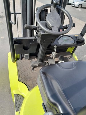 Chariot élévateur gaz Clark GTS 25 L
