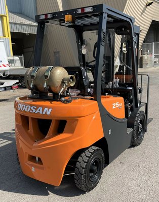Chariot élévateur gaz Doosan G25GP