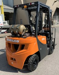 Chariot élévateur gaz Doosan G25GP - 7