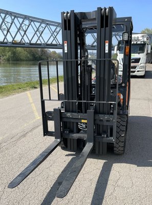 Chariot élévateur gaz Doosan G25GP