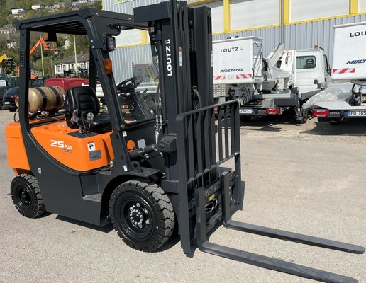Chariot élévateur gaz Doosan G25GP