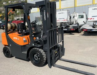 Chariot élévateur gaz Doosan G25GP - 1