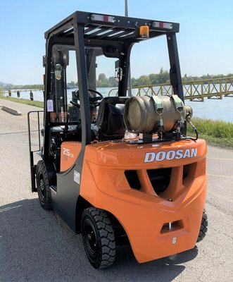 Chariot élévateur gaz Doosan G25GP