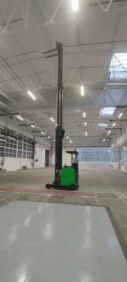 Chariot à mât rétractable CESAB R316-2