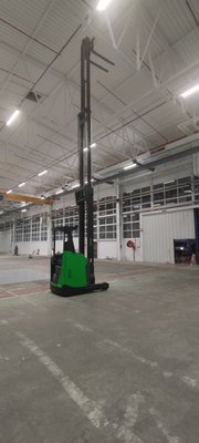 Chariot à mât rétractable CESAB R316-2