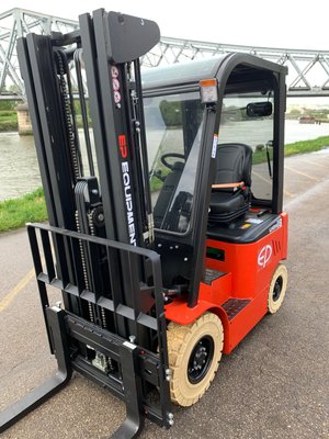 Chariot élévateur électrique EP Equipment EFL181