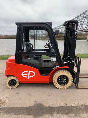 Chariot élévateur électrique EP Equipment EFL253