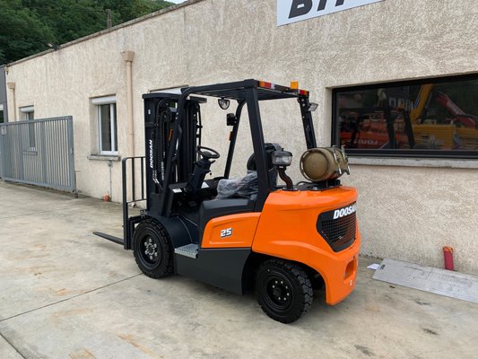 Chariot élévateur gaz Doosan G25NXP