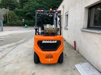 Chariot élévateur gaz Doosan G25NXP - 4