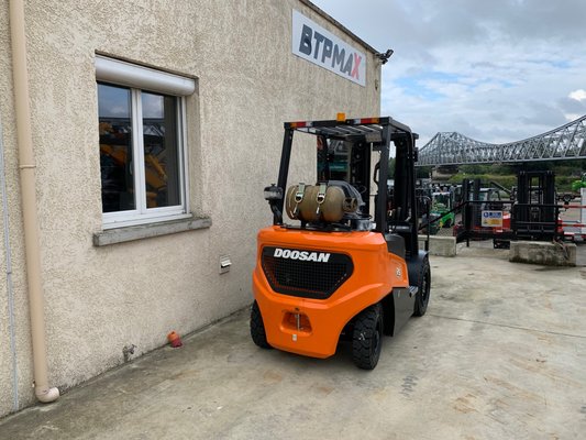 Chariot élévateur gaz Doosan G25NXP