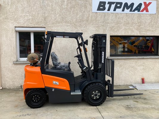 Chariot élévateur gaz Doosan G25NXP