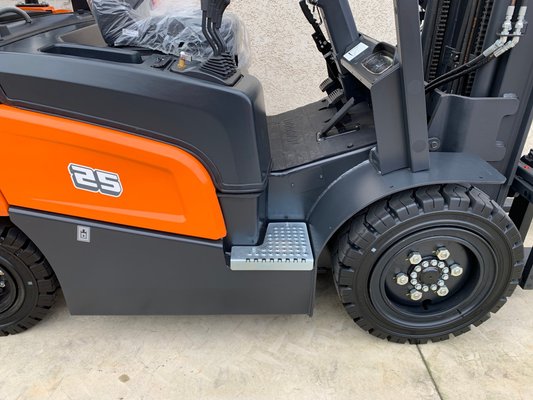 Chariot élévateur gaz Doosan G25NXP