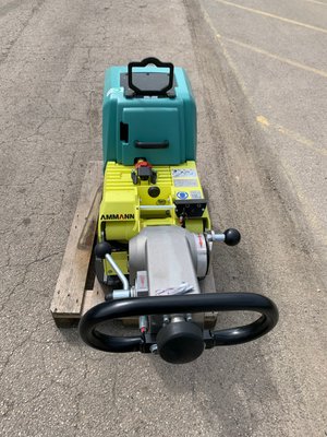 Compacteur à main / plaque vibrante Ammann APH 55/75