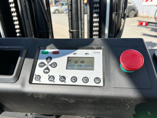 Chariot élévateur électrique CESAB B650