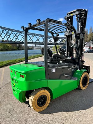 Chariot élévateur électrique CESAB B650