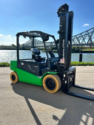 Chariot élévateur électrique CESAB B650