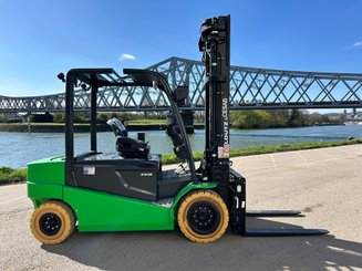 Chariot élévateur électrique CESAB B650 - 12