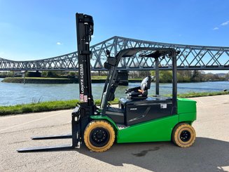 Chariot élévateur électrique CESAB B650 - 2
